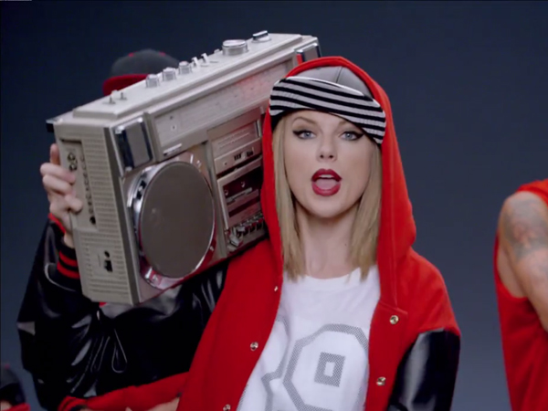 Taylor Swift Pamer Bakat Nge-dancenya di MV Comeback 'Shake It Off'!